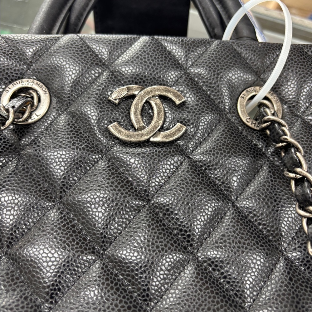 CHANEL Black Quilted Shoulder Bag